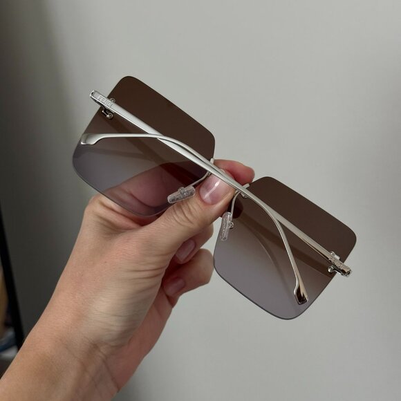 Fendi FIRST Women Sunglasses Square Endura Gold Smoke FE4082US 16Z BRAND NEW - Picture 11 of 14